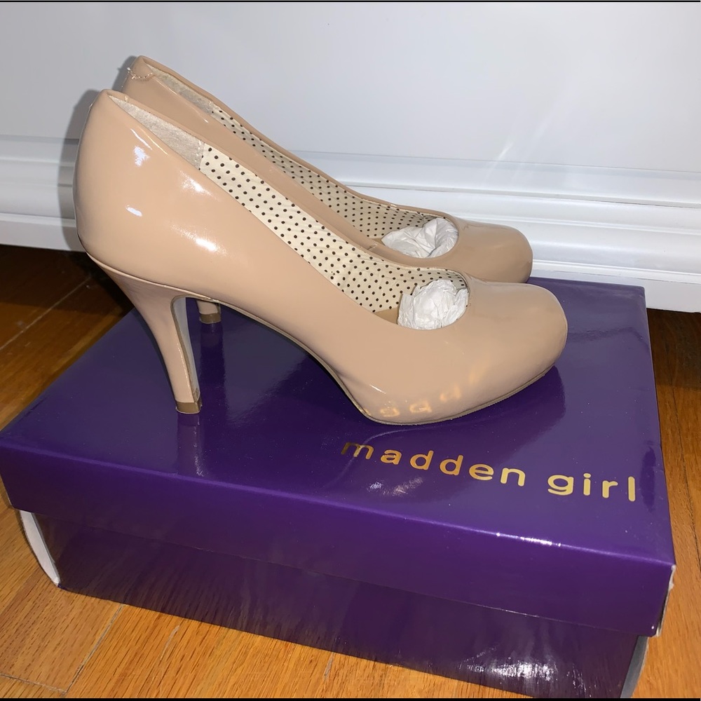 Madden Girl Women’s Getta Pumps, Nude, 6